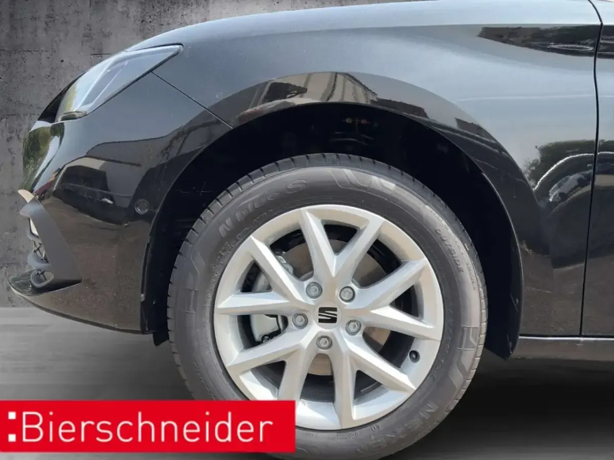 Neu Seat Leon 150 PS (110 kW) 2025 Schwarz Limousine