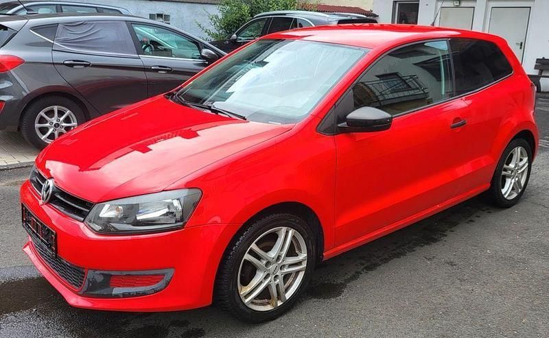 Rot Gebraucht 2010 VW Polo Trendline Kleinwagen | 2.650 € (Guter Preis) - Bild 1/4