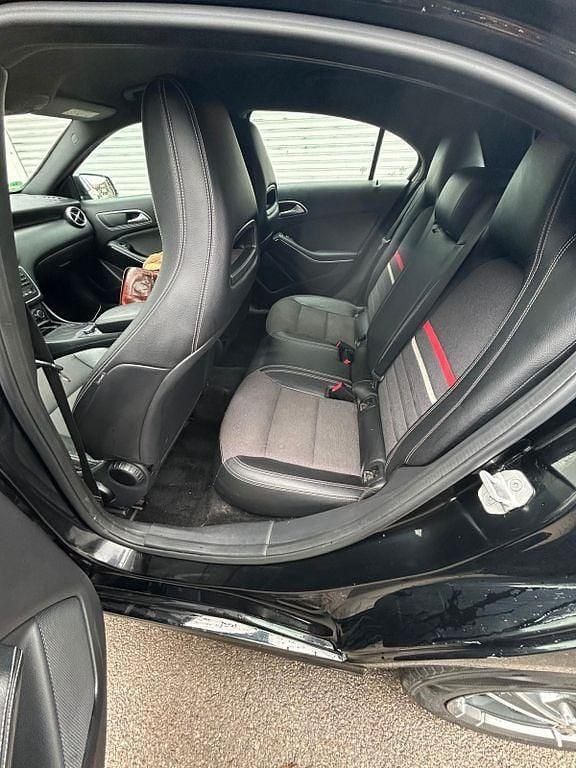 Gebraucht Mercedes A180 136 PS (100 kW) 2014 Schwarz Limousine