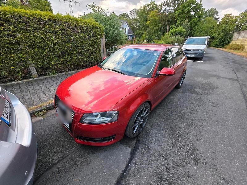 Rot Gebraucht 2011 Audi A3 Limousine | 6.400 € - Bild 1/4