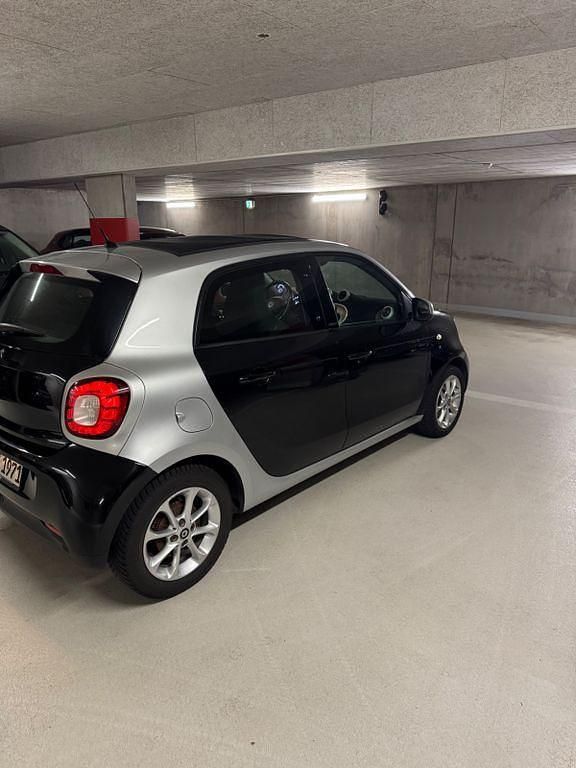 Gebraucht Smart ForFour Passion 71 PS (52 kW) 2015 Schwarz Kleinwagen