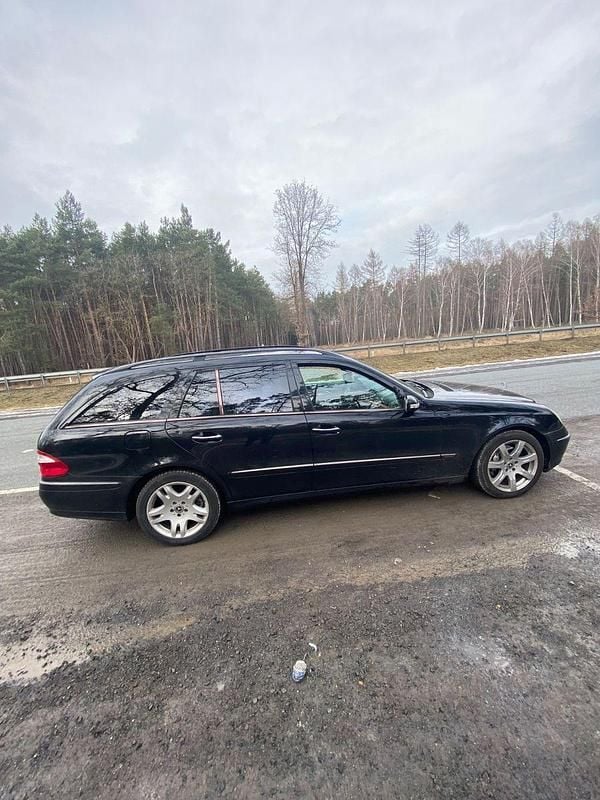 Gebraucht Mercedes E280 Elegance 177 PS (130 kW) 2005 Schwarz Kombi