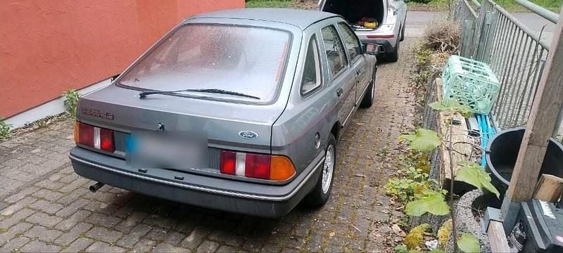 Gebraucht Ford Sierra 75 PS (55 kW) 1984 Silber Limousine