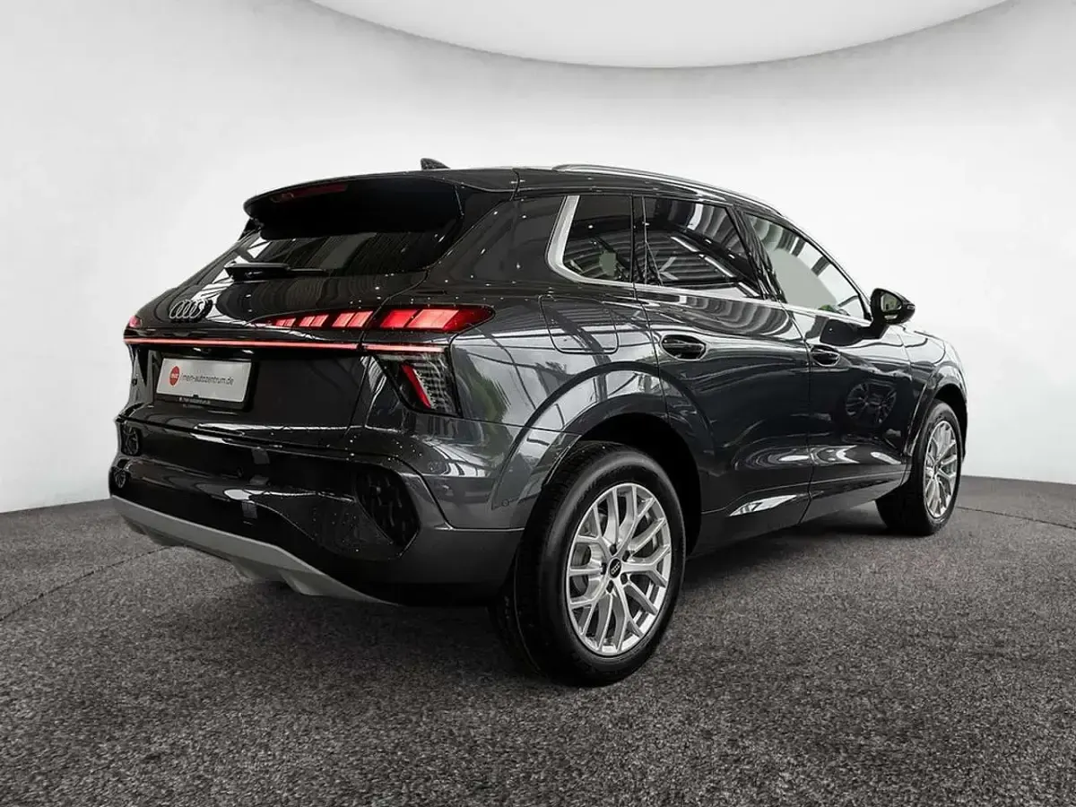 Neu Audi Q3 Sport 150 PS (110 kW) 2026 Tamboragrau SUV