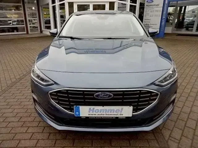 Ny Ford Focus Titanium 125 HK (91 kW) 2025 Blå Sedan