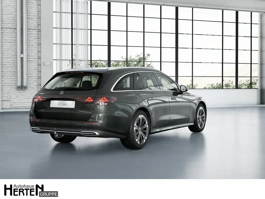 Gebraucht Mercedes E300 Avantgarde 204 PS (150 kW) 2025 Grau Limousine