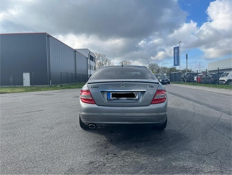 Gebraucht Mercedes C220 170 PS (125 kW) 2008 Silber Limousine