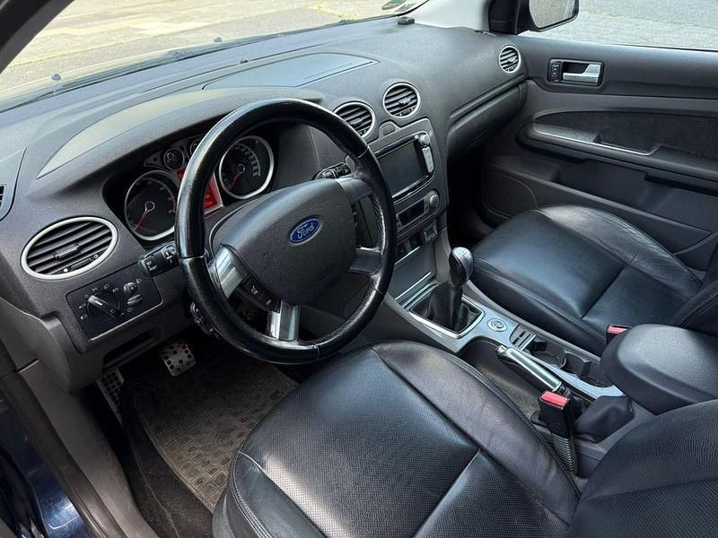 Gebraucht Ford Focus Ghia 116 PS (85 kW) 2006 Blau Limousine