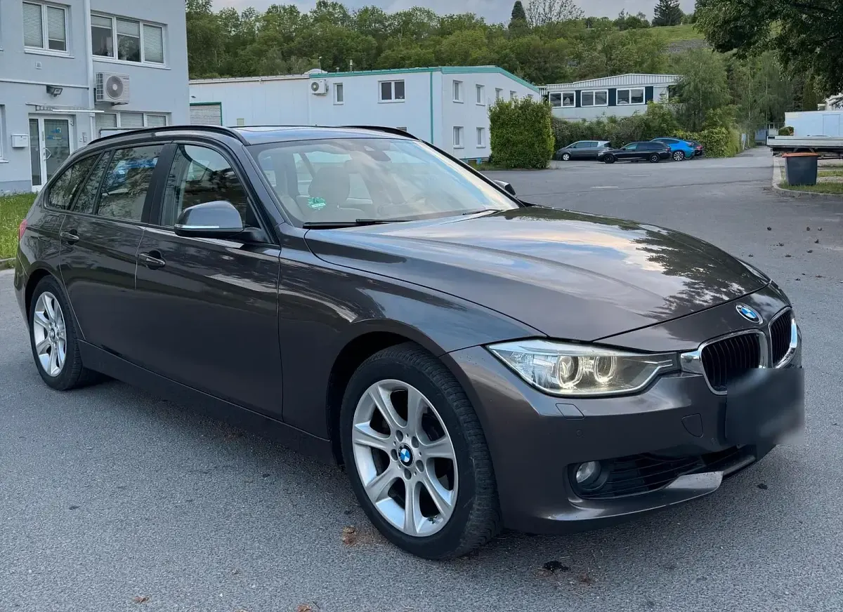 Gebraucht BMW 330 Luxury Line 258 PS (189 kW) 2014 Braun Kombi