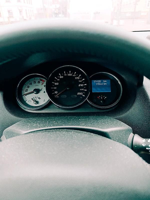 Gebraucht Renault Mégane 131 PS (96 kW) 2010 Weiß Limousine