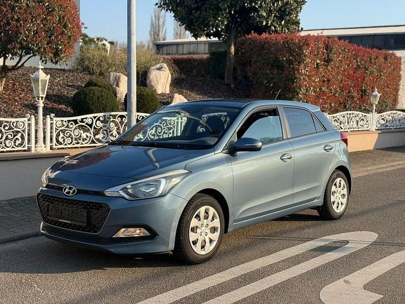 Gebraucht Hyundai i20 GO! 75 PS (55 kW) 2017 Blau Limousine