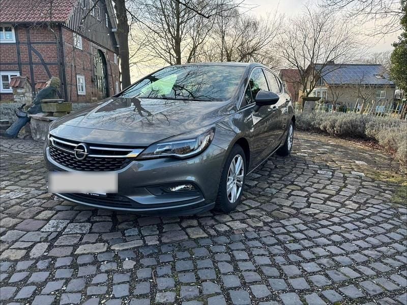 Gebraucht Opel Astra Dynamic 150 PS (110 kW) 2017 Grau Limousine