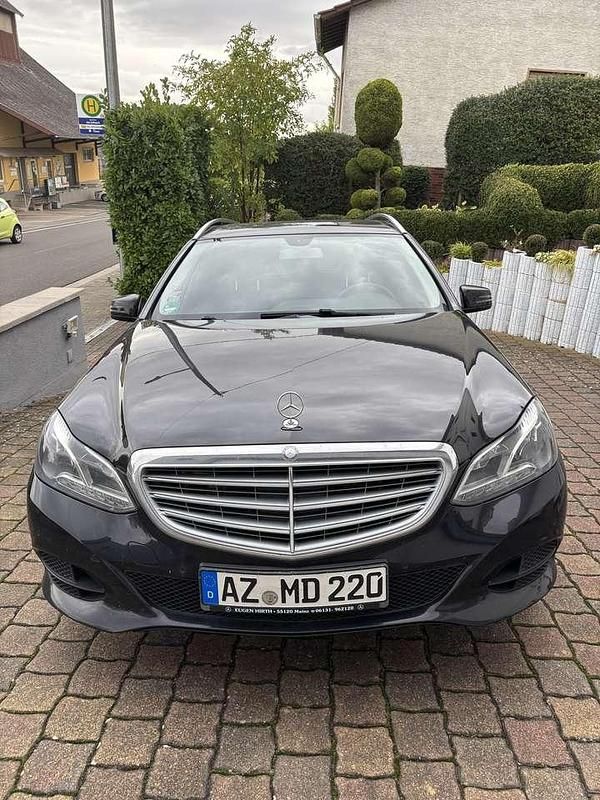 Gebraucht Mercedes E220 170 PS (125 kW) 2015 Schwarz Kombi