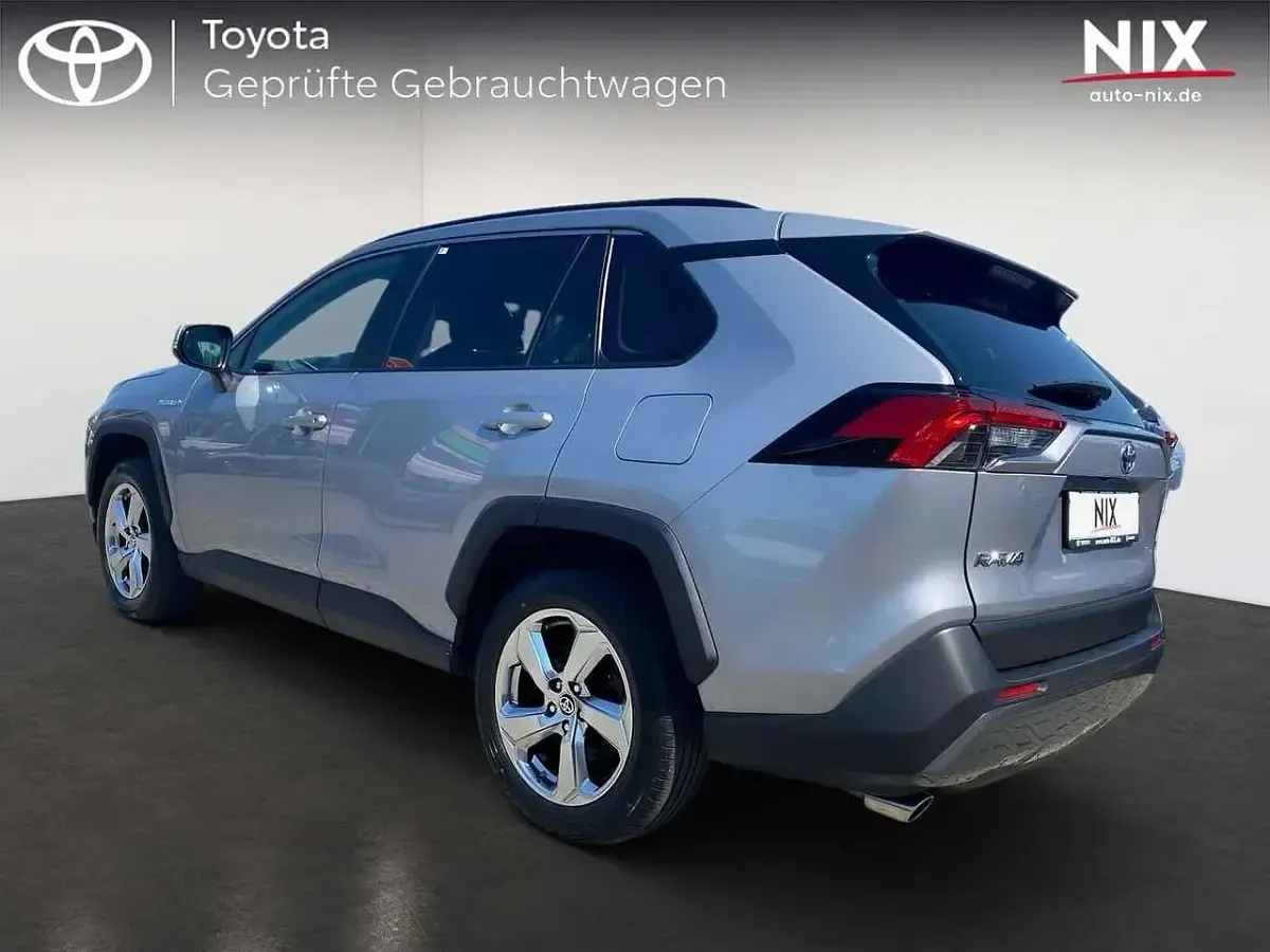 Gebraucht Toyota RAV4 Hybrid Plus 222 PS (163 kW) 2020 Lichtsilber metallic SUV