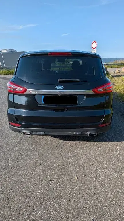 Gebraucht Ford S-MAX Titanium 179 PS (131 kW) 2017 Schwarz Van / Kleinbus