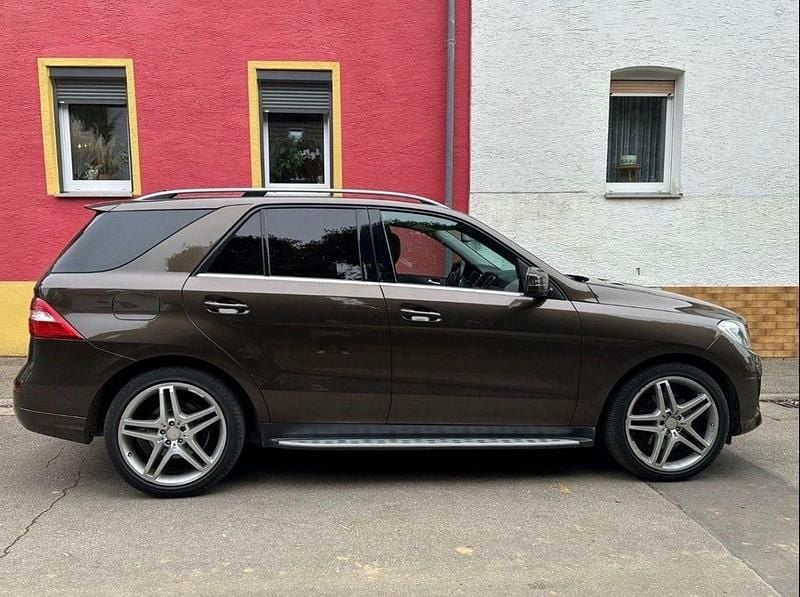 Gebraucht Mercedes ML350 258 PS (189 kW) 2013 Braun SUV