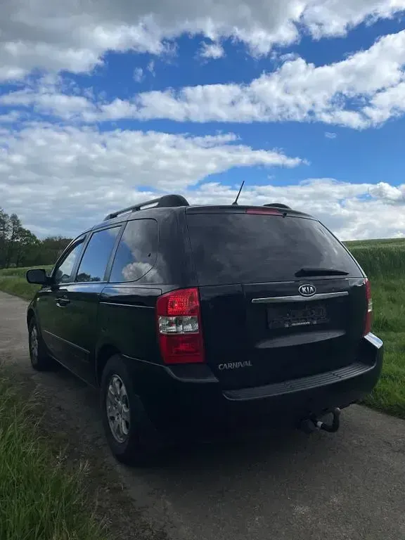 Gebraucht Kia Carnival LX 185 PS (136 kW) 2009 Schwarz Van / Kleinbus