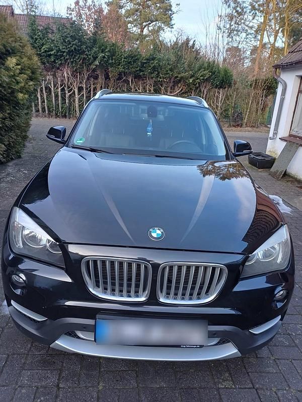 Schwarz Gebraucht 2012 BMW X1 SUV | 12.500 € (Etwas zu teuer) - Bild 1/4