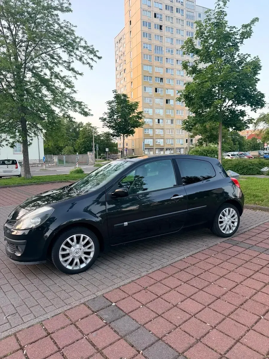 Gebraucht Renault Clio II 111 PS (81 kW) 2006 Schwarz Kleinwagen