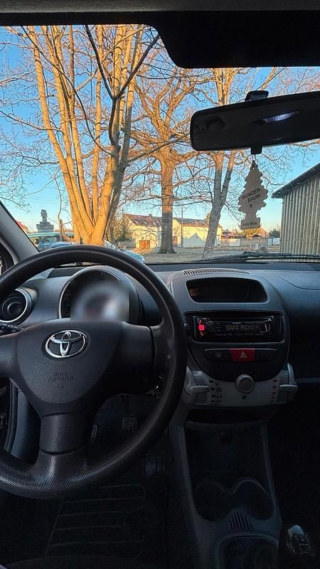 Gebraucht Toyota Aygo 68 PS (50 kW) 2009 Schwarz Kleinwagen