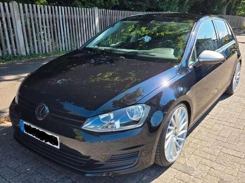 Schwarz Gebraucht 2014 VW Golf VII Comfortline Limousine | 6.100 € (Superpreis) - Bild 1/4
