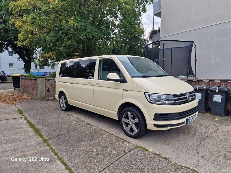 Beige Gebraucht 2017 VW Caravelle Van / Kleinbus | 16.500 € (Superpreis) - Bild 1/4