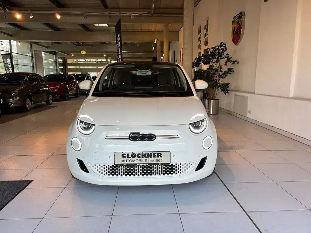 Gebraucht Fiat 500e Icon 86 kW (118 PS) 2021 Weiß Kleinwagen