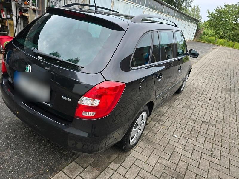 Gebraucht Skoda Fabia 75 PS (55 kW) 2015 Schwarz Kombi