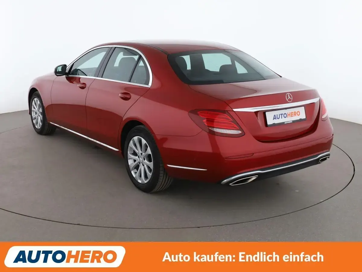 Gebraucht Mercedes E200 Exclusive 184 PS (135 kW) 2016 Rot Limousine