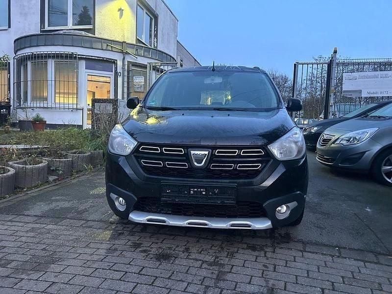 Gebraucht Dacia Lodgy Stepway 131 PS (96 kW) 2019 Schwarz Van / Kleinbus