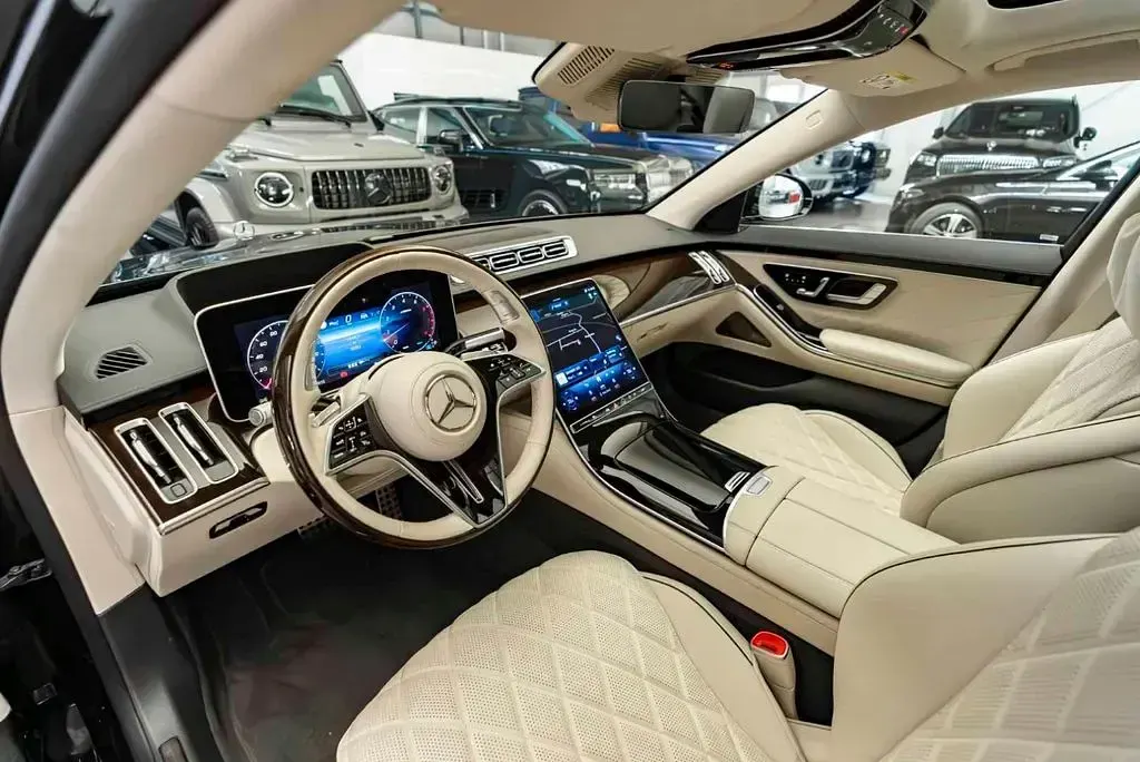 Gebraucht Mercedes S450 AMG line 367 PS (269 kW) 2025 Obsidianschwarz  metalliclack Limousine