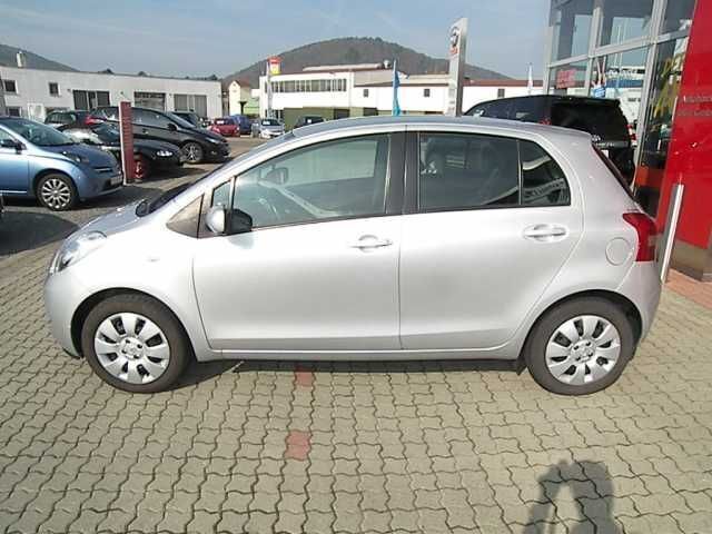 Gebraucht Toyota Yaris Sol 87 PS (63 kW) 2007 Silber metallic Kleinwagen