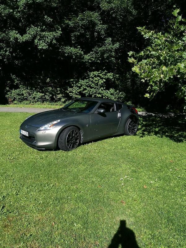 Braun Gebraucht 2009 Nissan 370Z Coupé | 18.900 € - Bild 1/4