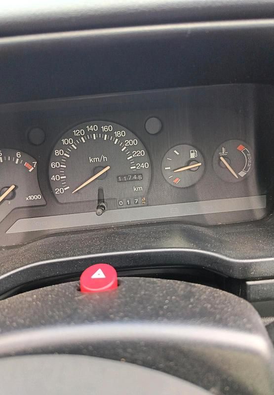 Gebraucht Ford Escort Cabriolet 105 PS (77 kW) 1992 Rot Cabrio