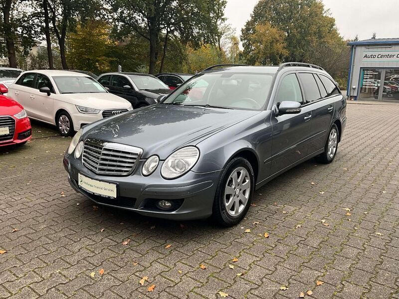 Grau Gebraucht 2009 Mercedes E200 Kombi | 3.950 € (Etwas zu teuer) - Bild 1/4