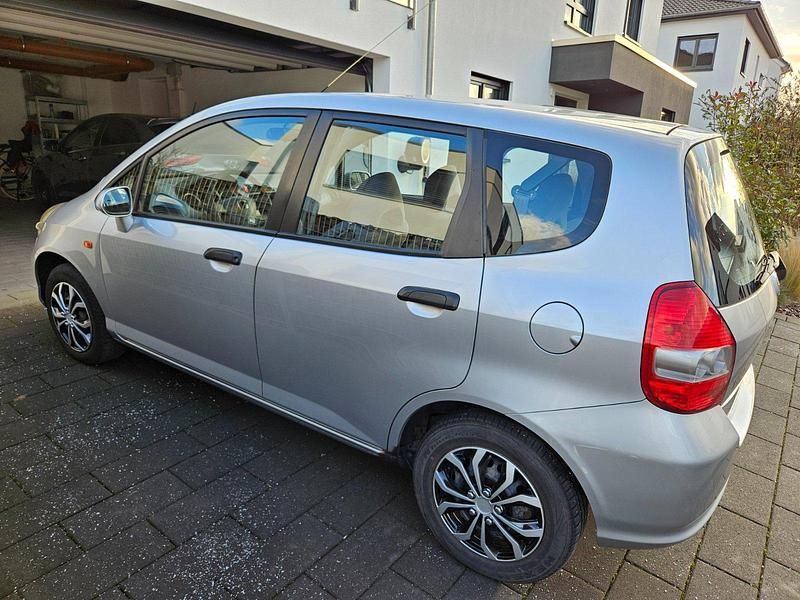 Grau Gebraucht 2004 Honda Jazz Kleinwagen | 1.400 € (Fairer Preis) - Bild 1/3