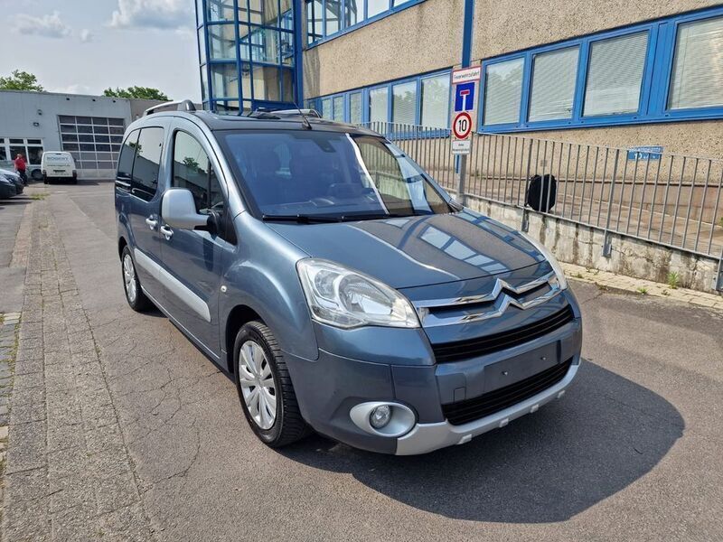 Grau Gebraucht 2011 Citroën Berlingo SELECTION Van / Kleinbus | 4.999 € (Fairer Preis) - Bild 1/4