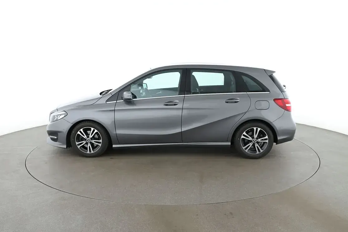 Gebraucht Mercedes B200 Urban 156 PS (114 kW) 2017 Grau Kleinwagen