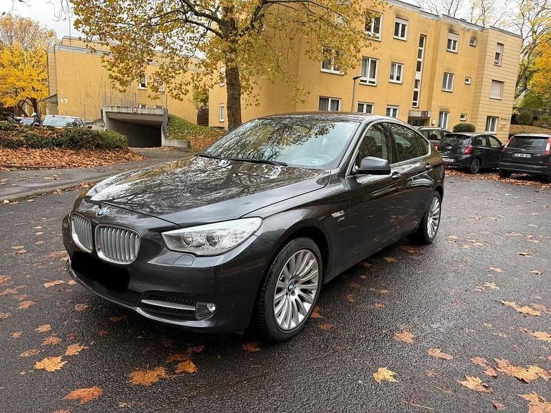 Grau Gebraucht 2012 BMW 550 Gran Turismo Limousine | 12.350 € (Fairer Preis) - Bild 1/4