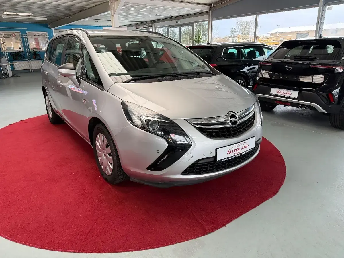 Gebraucht Opel Zafira Tourer Edition 131 PS (96 kW) 2014 Silber Van / Kleinbus