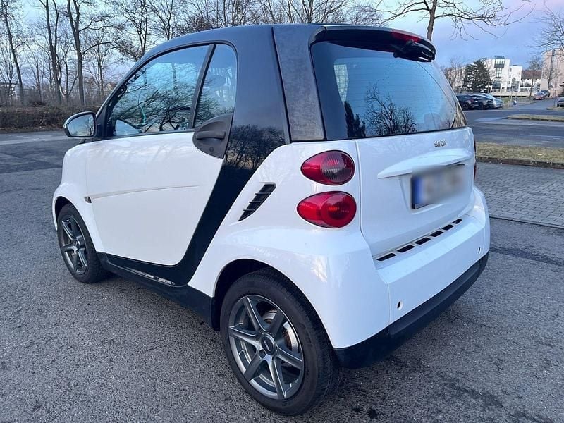 Gebraucht Smart ForTwo Coupé Pure 61 PS (44 kW) 2010 Weiß Coupé