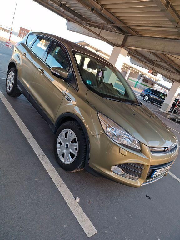 Gebraucht Ford Kuga Trend 150 PS (110 kW) 2013 Beige SUV