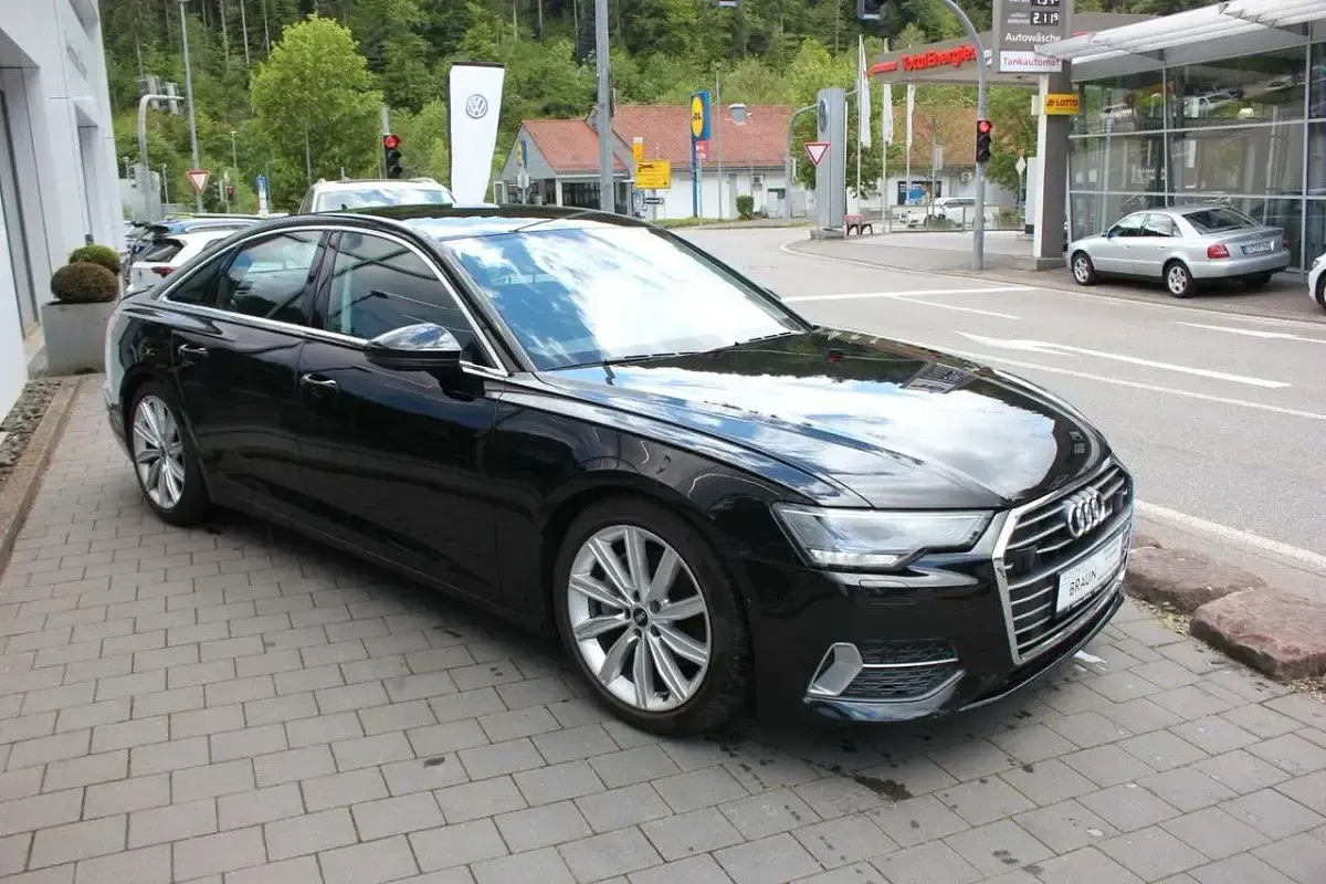 Second-hand Audi A6 Sport 265 CP (194 kW) 2022 Negru Berlinǎ