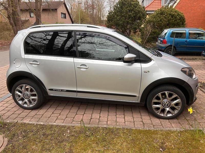 Gebraucht VW cross up! 75 PS (55 kW) 2014 Silber Kleinwagen
