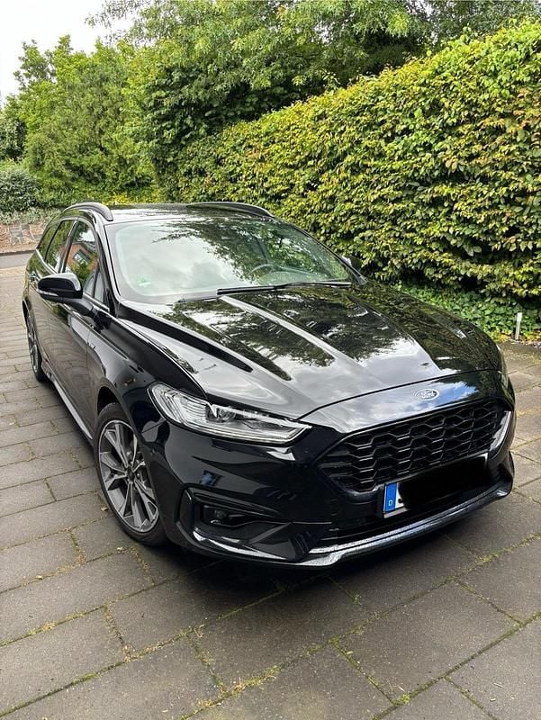 Schwarz Gebraucht 2021 Ford Mondeo ST-Line Limousine | 18.400 € (Guter Preis) - Bild 1/4