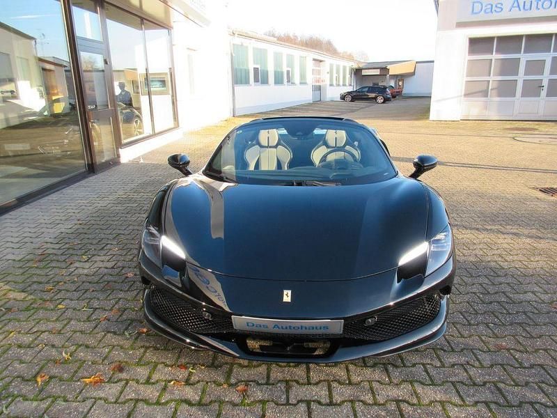 Gebraucht Ferrari 296 829 PS (609 kW) 2023 Schwarz Cabrio