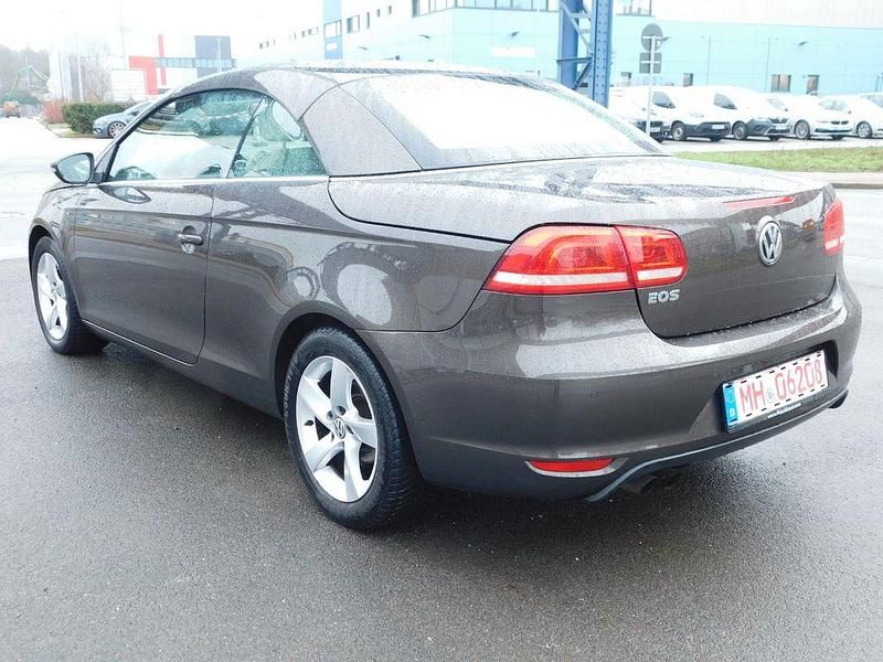 Gebraucht VW Eos Basis 122 PS (89 kW) 2012 Schwarz Cabrio