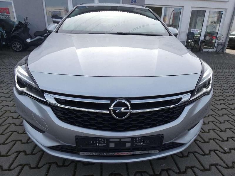 Gebraucht Opel Astra Edition 136 PS (100 kW) 2018 Silber Kombi