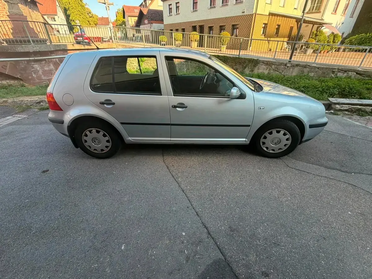 Gebraucht VW Golf IV 75 PS (55 kW) 2002 Silber Limousine