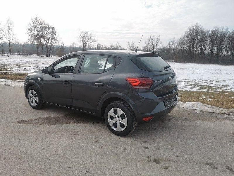 Gebraucht Dacia Sandero Essentiel 91 PS (66 kW) 2022 Grau Limousine